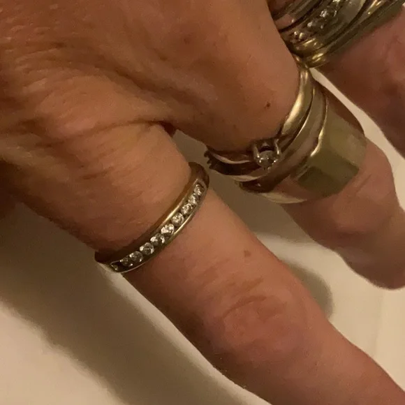 14K Vintage Gold Diamond Band - Picture 5 of 5
